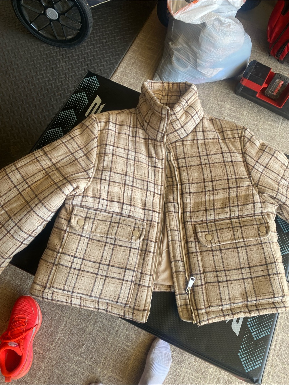 Elodie Womens Cropped Plaid Beige & Brown Puffer Jacket - Picture 3 of 5